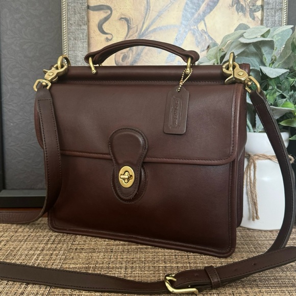Coach Handbags - ❤️SOLD❤️Vintage Coach Mahogany Willis Bag 9927